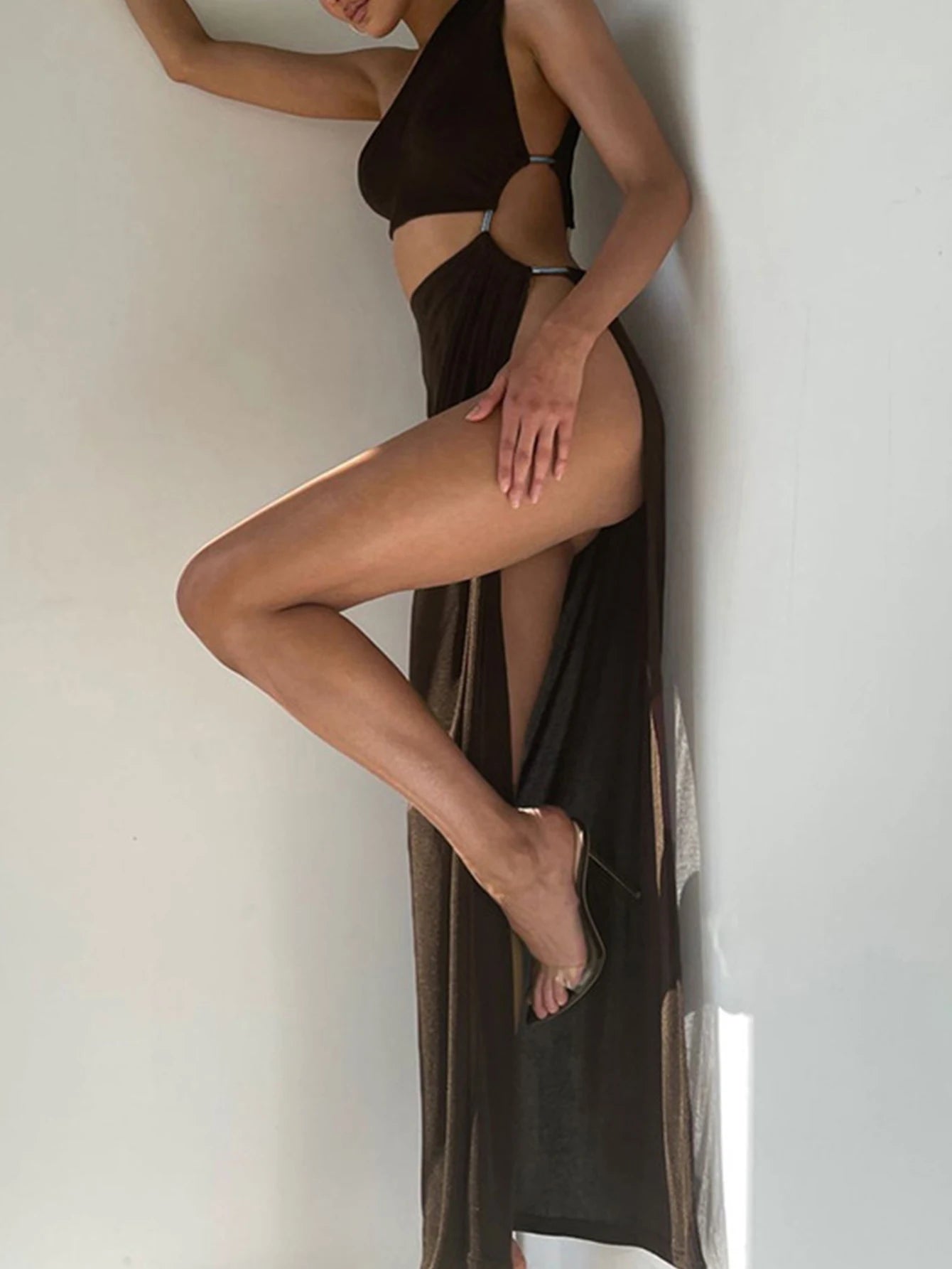 TrenddVibe™ Sunkissed Backless Maxi Dress